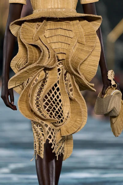 Look 5